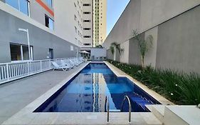 MV 123B Ótimo Apartamento Em Frente Ao Metrô Brás ! - Rua Coronel Mursa, 56 - Bras